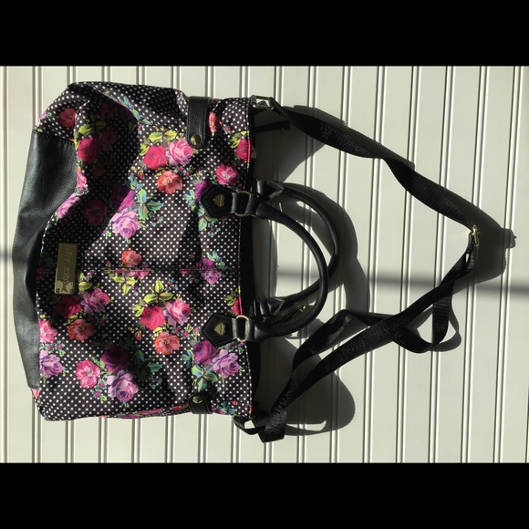 🆕 Betsey Johnson Tote!! - Picture 1 of 2
